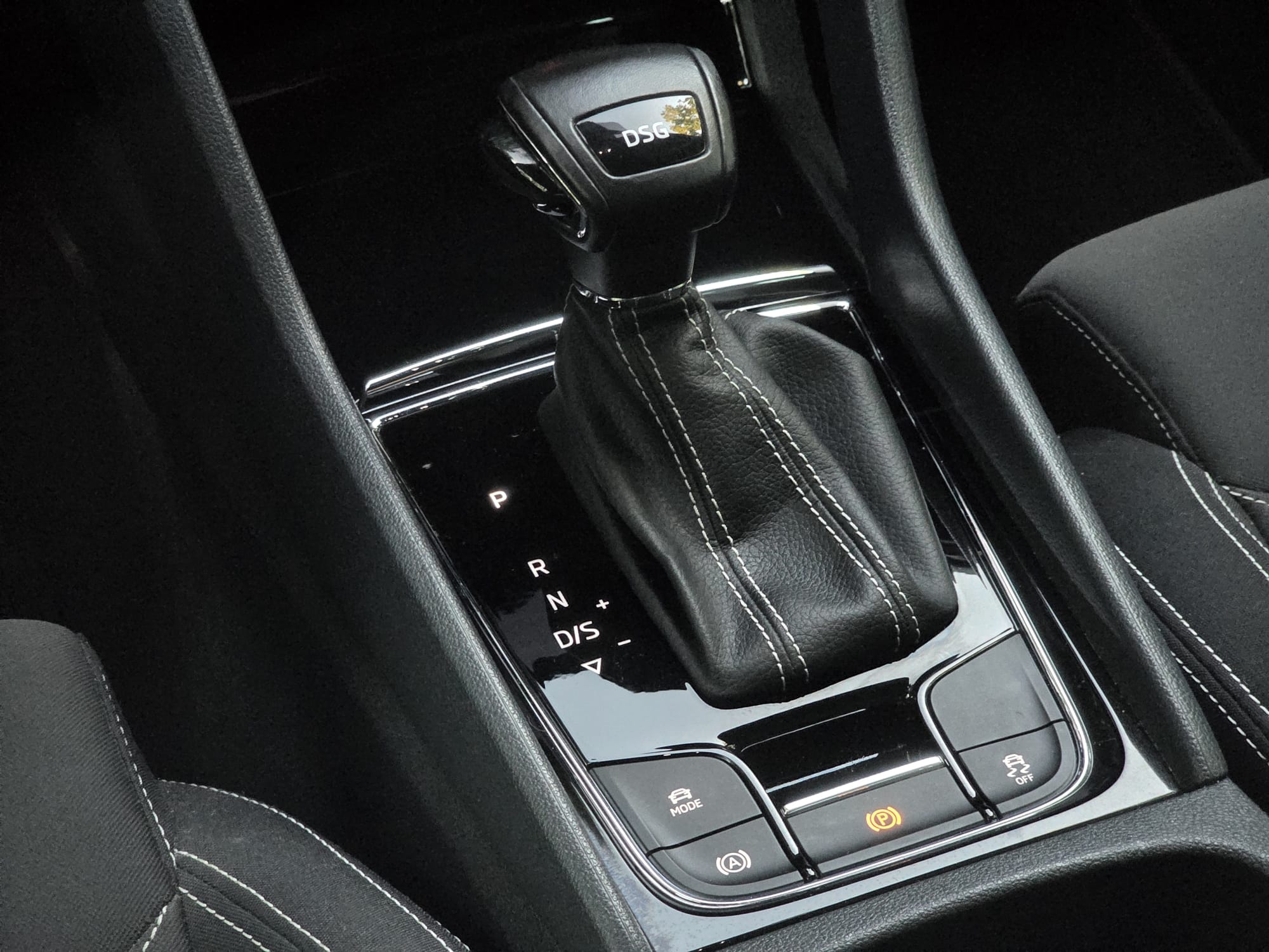 Disveld Automotive Skoda Karoq Sportline Zwart 48.2