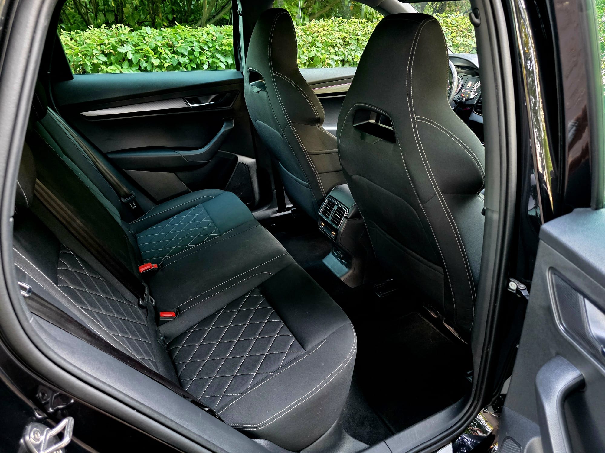 Disveld Automotive Skoda Karoq Sportline Zwart 48